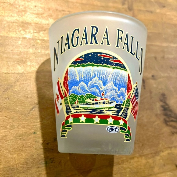 Collectible Niagara Falls boat Ontario Canada / USA Shot Glass - Picture 1 of 6